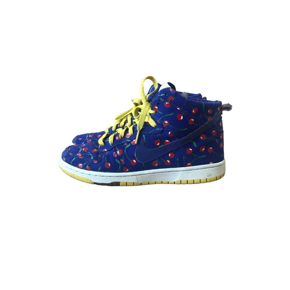 Vintage Nike Cherry Dunk High Skinny Sneakers